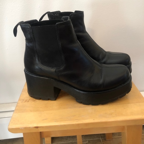 Vagabond Dioon Chelsea Platform Boots - Picture 2 of 3
